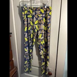 LulaRoe Vibrant Leaf Print Leggings TC